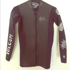 Volcom chesticle wetsuit Top